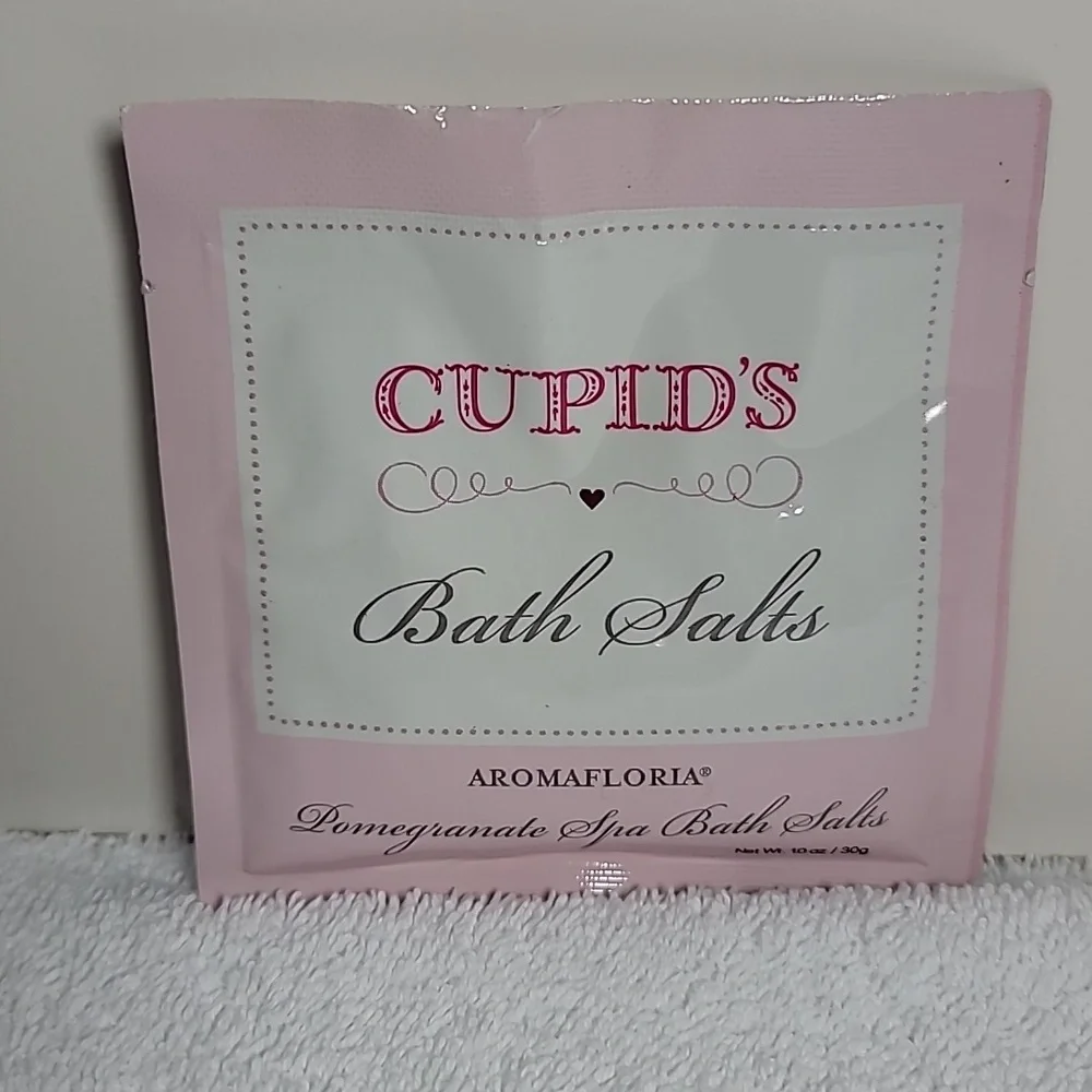 A lot of beauty products! - Picture 6 of 10